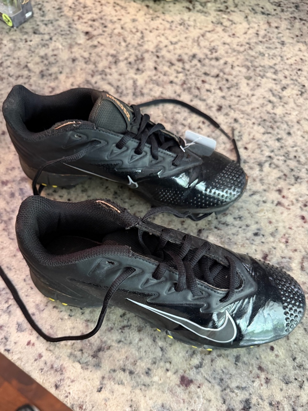 Nike Black and White Low-Top Baseball Cleats